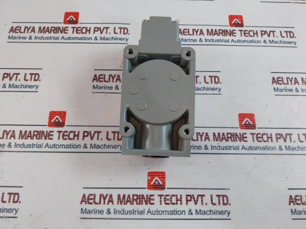 Azbil 1Lx7003-r Explosion Proof Switch 1736Pf