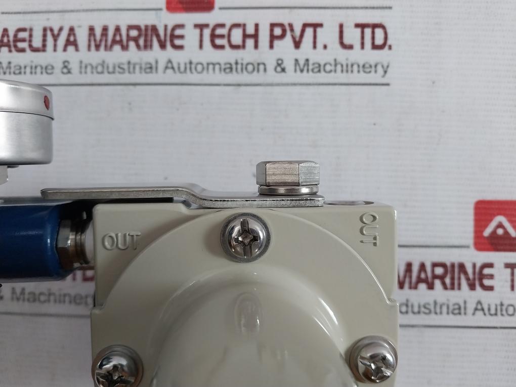 Azbil Avp302 Smart Valve Positioner With Air Regulator Kz03-2A 4-20Madc 12Vdc 2B