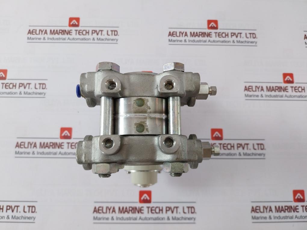 Azbil Dstj3000 Electronic Differential Pressure Transmitter 14 Mpa 4-20Madc D920