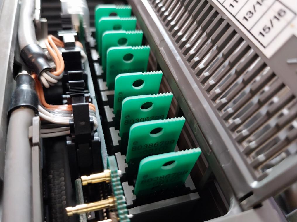 Azbil Hd-cdim05 Digital Input Module Hd-caom00 Hd-cxad21 Dc24V 90Ma Rev.E