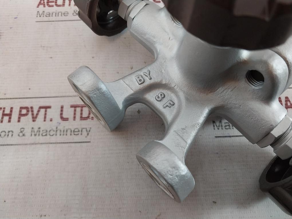 Azbil Kdp22Y-1122A1-67 Pressure Transmitter 558-279 With Valve&Spare 0A0-000-02C