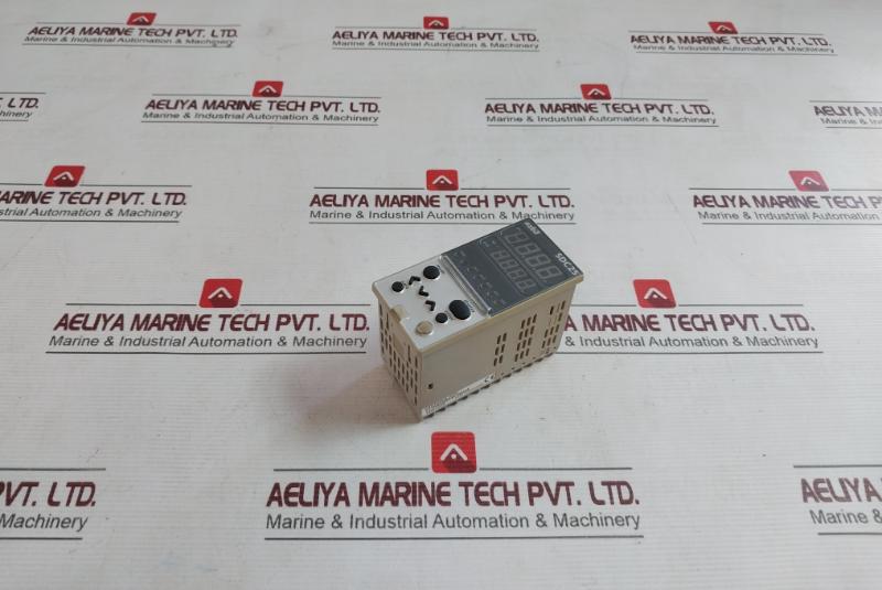 Azbil Sdc25 C25Tc0Ua1000 Single Loop Controller Ac100-240V 50/60Hz 12Va 0-20Ma