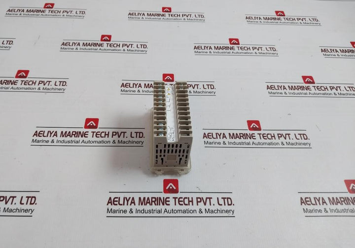 Azbil Sdc25 Single Loop Controller Ac100-240V 50/60Hz 12Va Max