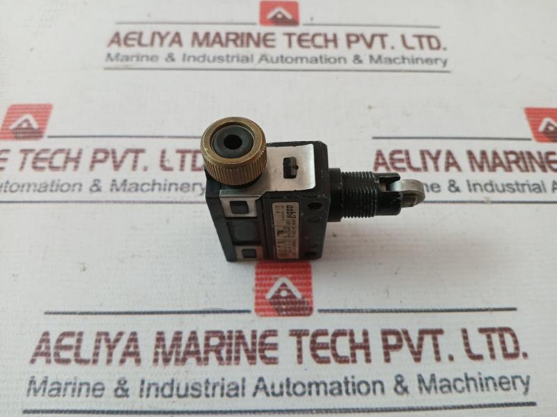 Azbil Sl1-a Compact Horizontal Limit Switch 5A-250Vac Ac-15 3A-250V Dc-12 2A-48V