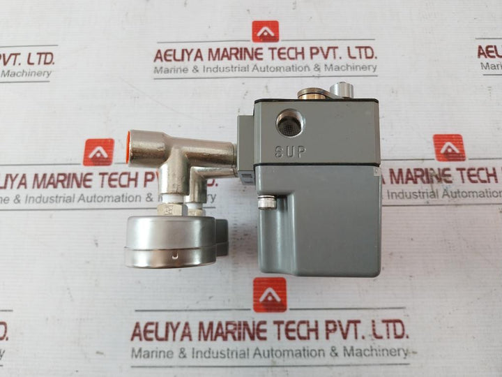 Azbil Vpr03 Pneumatic Valve Positioner 82510250-14200 P-nntqg-42-001