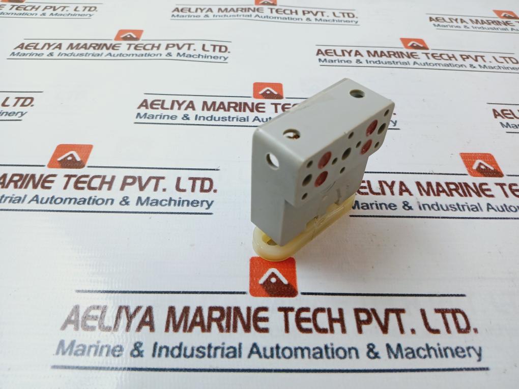 B23 Cabin Door Contact Switch