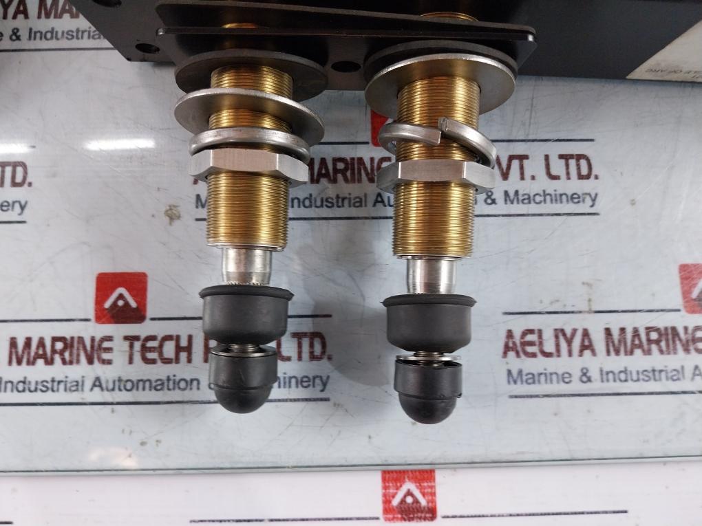 B Hepworth 10162260VF Wiper Motor for Front Window S611337 DC 220V 1260/2160 RPM