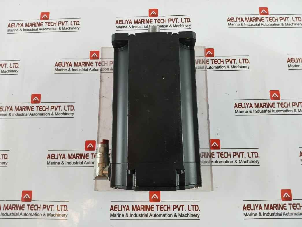B&R 8Lsa57.Db030S100-3 Synchronous Motor M3B41403838 Ip64 0.00Nm Rev C8