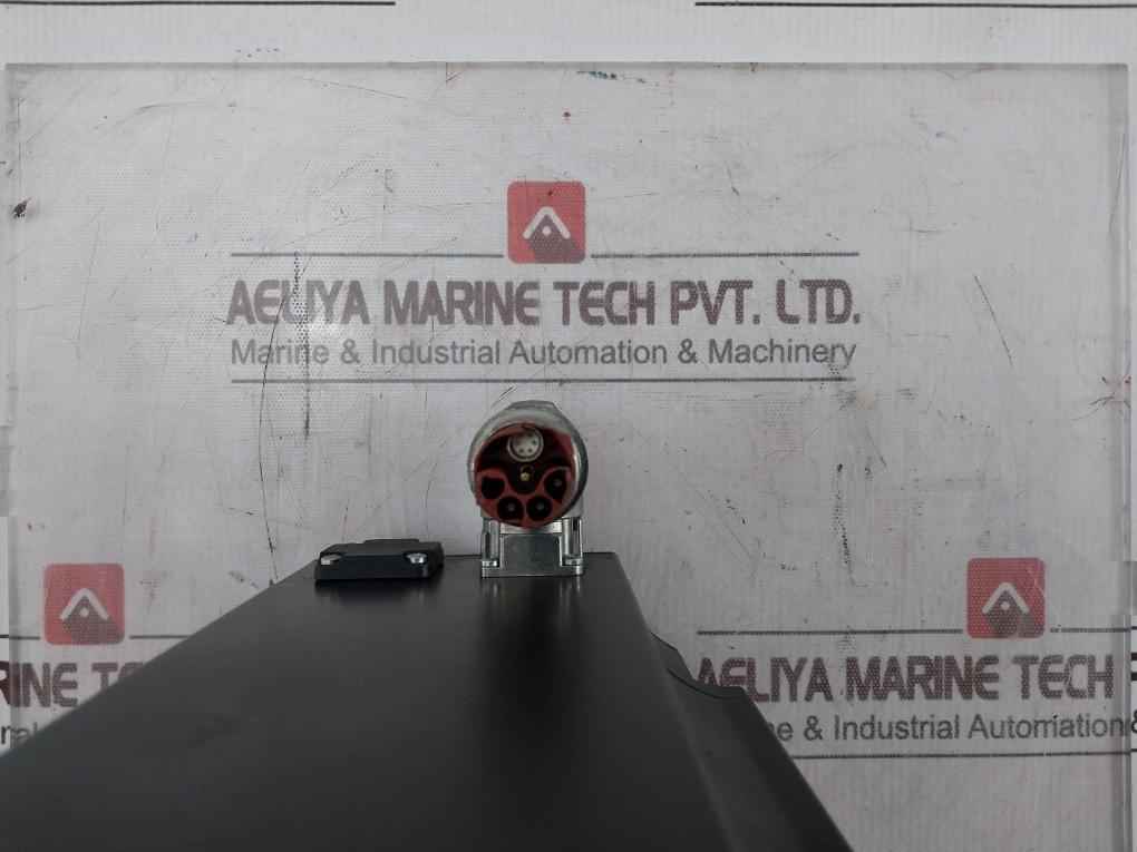 B&R 8Lsa57.Db030S100-3 Synchronous Motor Rev C8 Ip64 E360421 400V