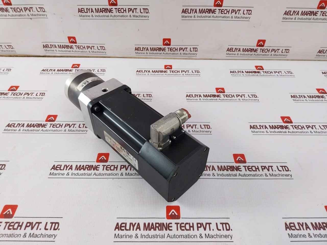 B&R 8Lsa35.Db030S200-3 Synchronous Servo Motor W/ Gearbox Ip64 E360421 Rev.A0