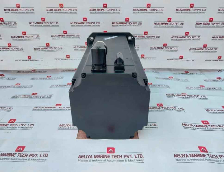 B&r 8lsa86.db015d700-3 Synchronous Servo Motor E235396 97nm Rev.c4