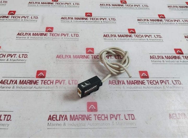 Balluff Bls 15K-r-g5 Photoelectric Sensor 10-30V Dc 5M 0501