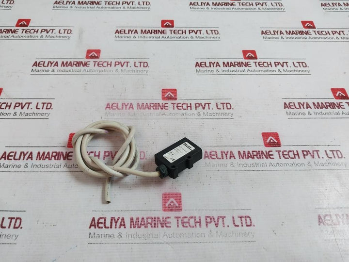 Balluff Bls 15K-r-g5 Photoelectric Sensor 10-30V Dc 5M 0501