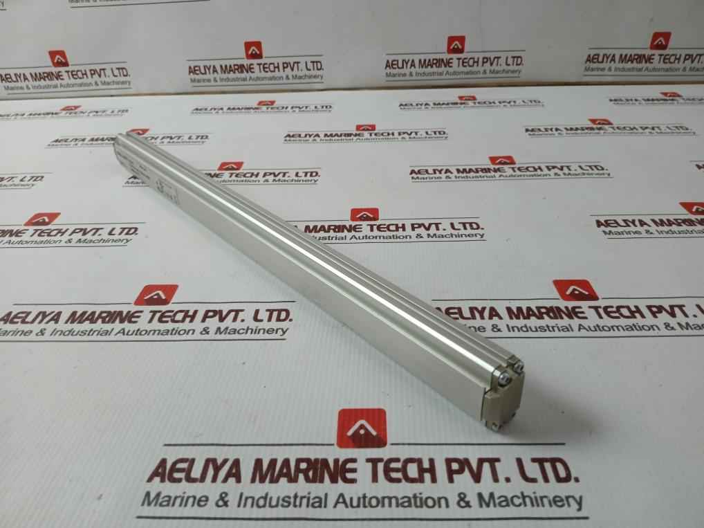 Balluff Btl Pf1400-0300-c12Nl3A0-000S04 Linear Position Transducer 18-30V Dc