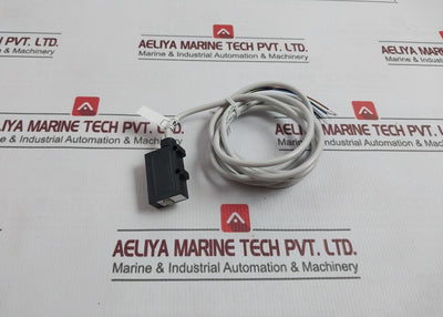 Balluff Bls 15K-r-g5-02 Photoelectric Sensor 10-30V Dc 2-meter