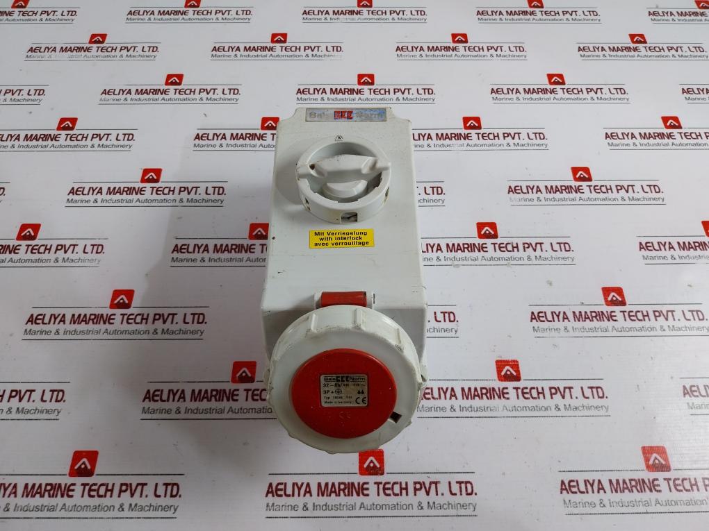 Bals Cee Norm 16044 32-6h/400-415~ Wall Mounting Socket Outlet