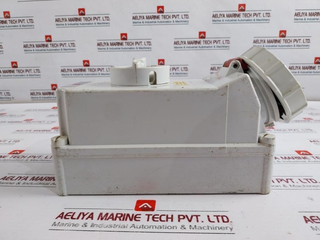 Bals Cee Norm 16044 32-6h/400-415~ Wall Mounting Socket Outlet