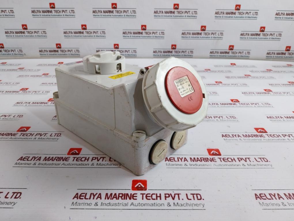 Bals Cee Norm 16044 32-6h/400-415~ Wall Mounting Socket Outlet