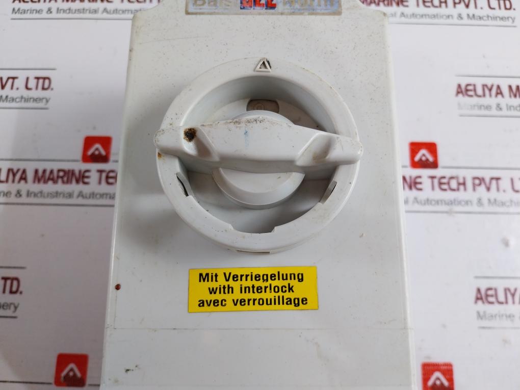 Bals Cee Norm 16044 32-6h/400-415~ Wall Mounting Socket Outlet