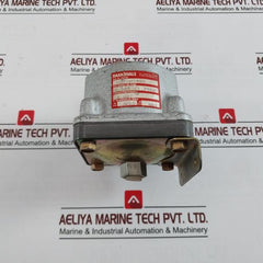 Barksdale D2T-h18Ss Pressure Or Vacuum Actuated Switch 480Vac 28Vdc