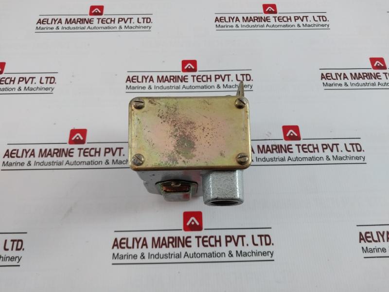 Barksdale D2T-h18Ss Pressure Or Vacuum Actuated Switch 480Vac 28Vdc