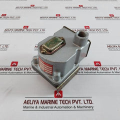 Barksdale D2T-h18Ss Pressure Or Vacuum Actuated Switch 480Vac 28Vdc