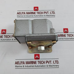 Barksdale D2T-h18Ss Pressure Or Vacuum Actuated Switch 480Vac 28Vdc
