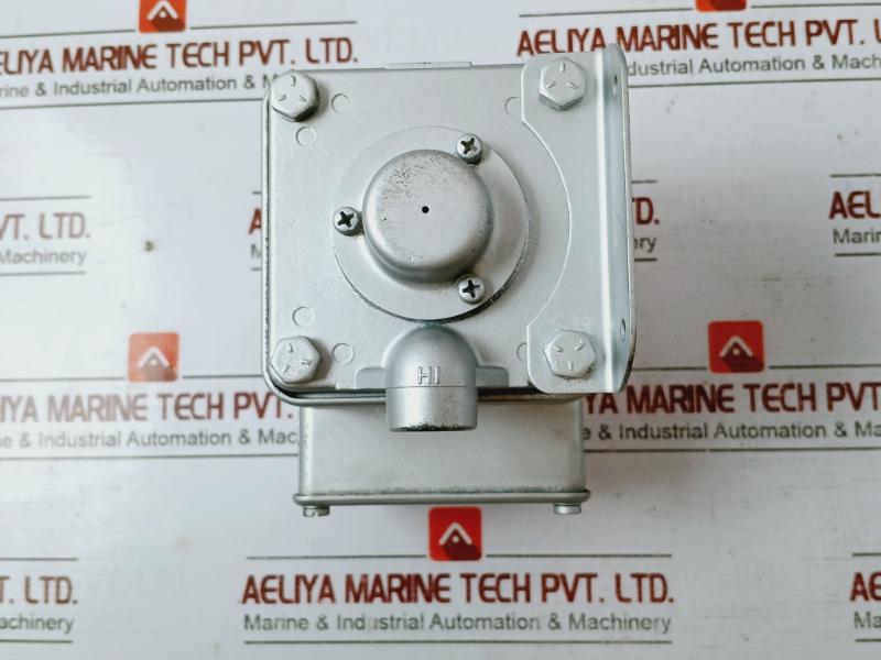 Barksdale Dpd1T-h18 Diaphragm Differential Switch 0.40-18 Psi 60 Psi