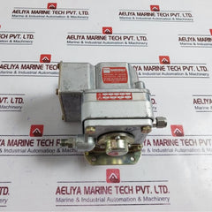Barksdale DPD1T-H18 Diaphragm Differential Switch 60 PSI 4.14 Bar