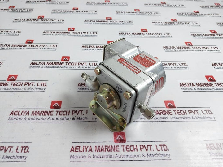 Barksdale DPD1T-H18 Diaphragm Differential Switch 60 PSI 4.14 Bar