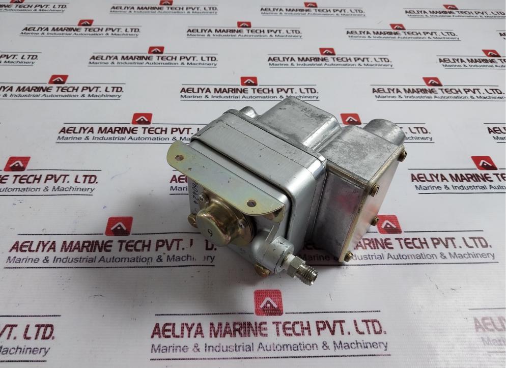 Barksdale DPD1T-H18 Diaphragm Differential Switch 60 PSI 4.14 Bar