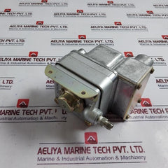 Barksdale DPD1T-H18 Diaphragm Differential Switch 60 PSI 4.14 Bar