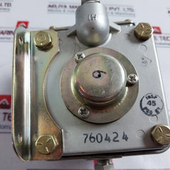Barksdale DPD1T-H18 Diaphragm Differential Switch 60 PSI 4.14 Bar