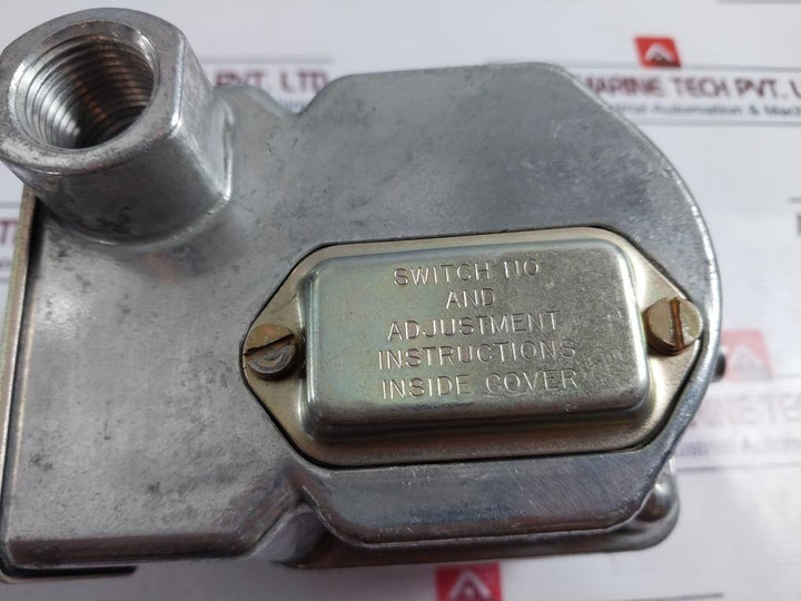 Barksdale DPD1T-H18 Diaphragm Differential Switch 60 PSI 4.14 Bar