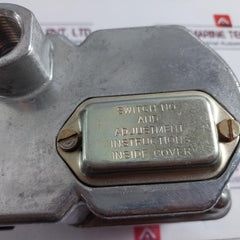 Barksdale DPD1T-H18 Diaphragm Differential Switch 60 PSI 4.14 Bar