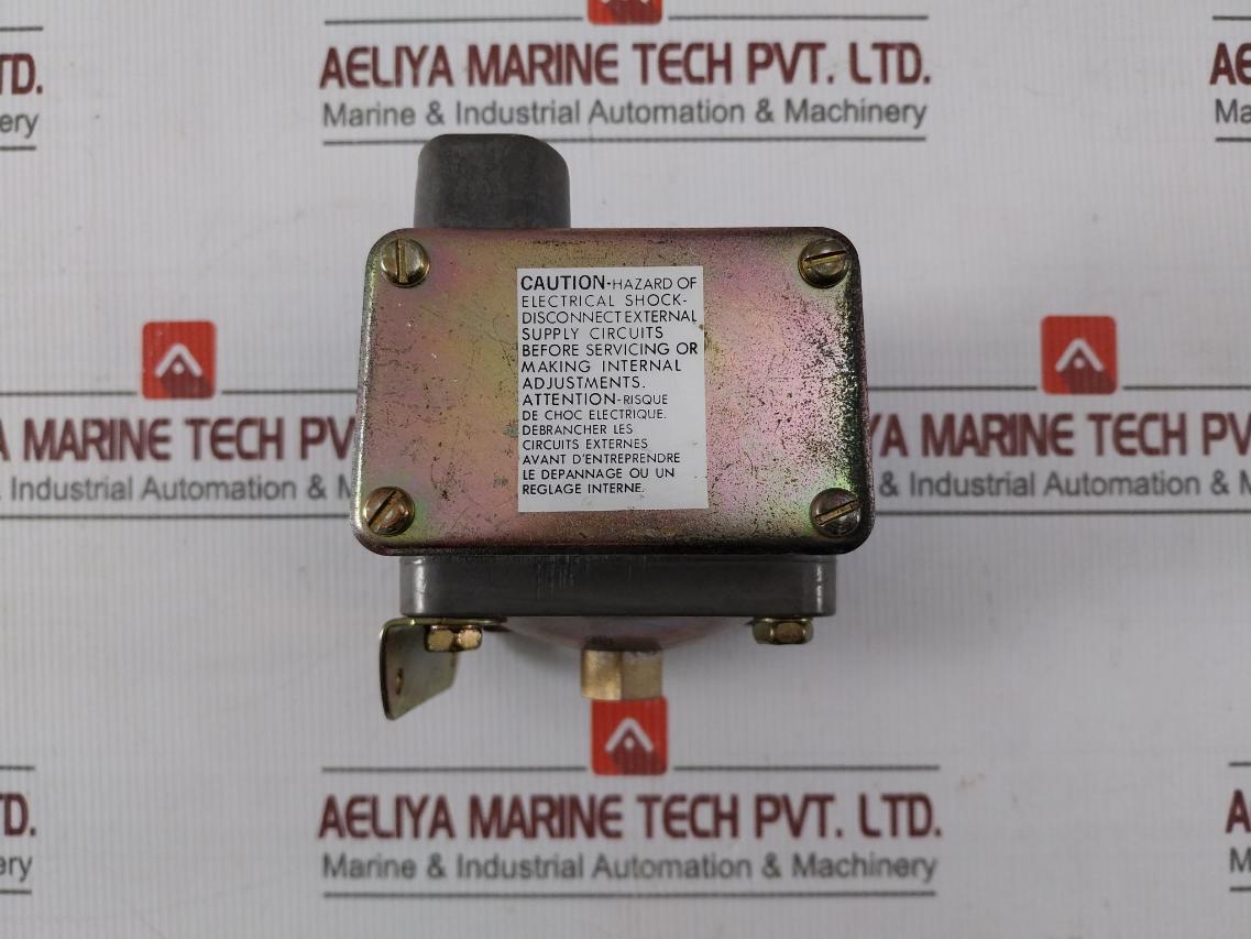 Barksdale D1T-m80Ss-s0018 Pressure Or Vacuum Actuated Switch 5-80 Psi