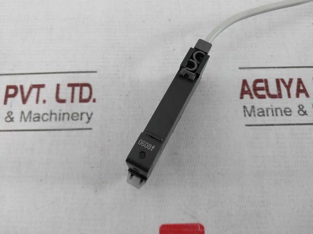 Baumer Electric Fvdk 10P69Yr Frauenfeld Fiber Optic Sensor 12-24Vdc