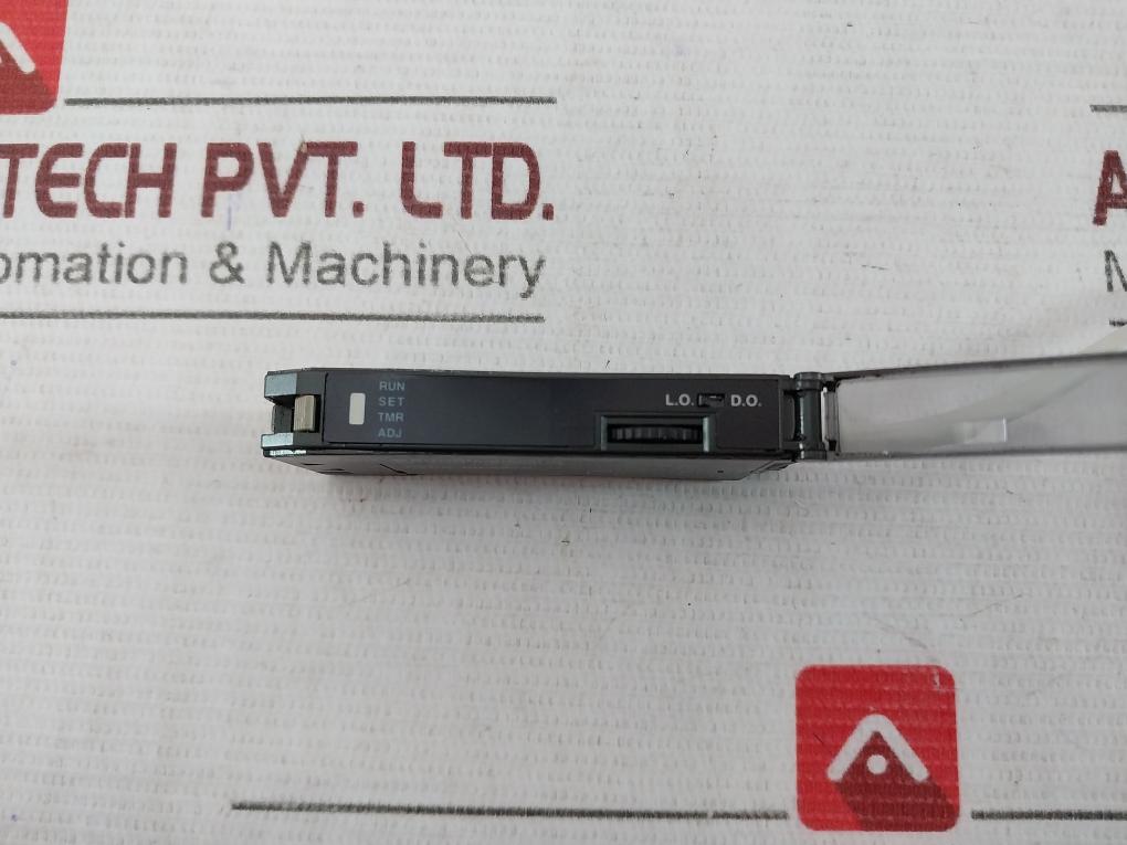 Baumer Electric Fvdk 10P69Yr Frauenfeld Fiber Optic Sensor 12-24Vdc