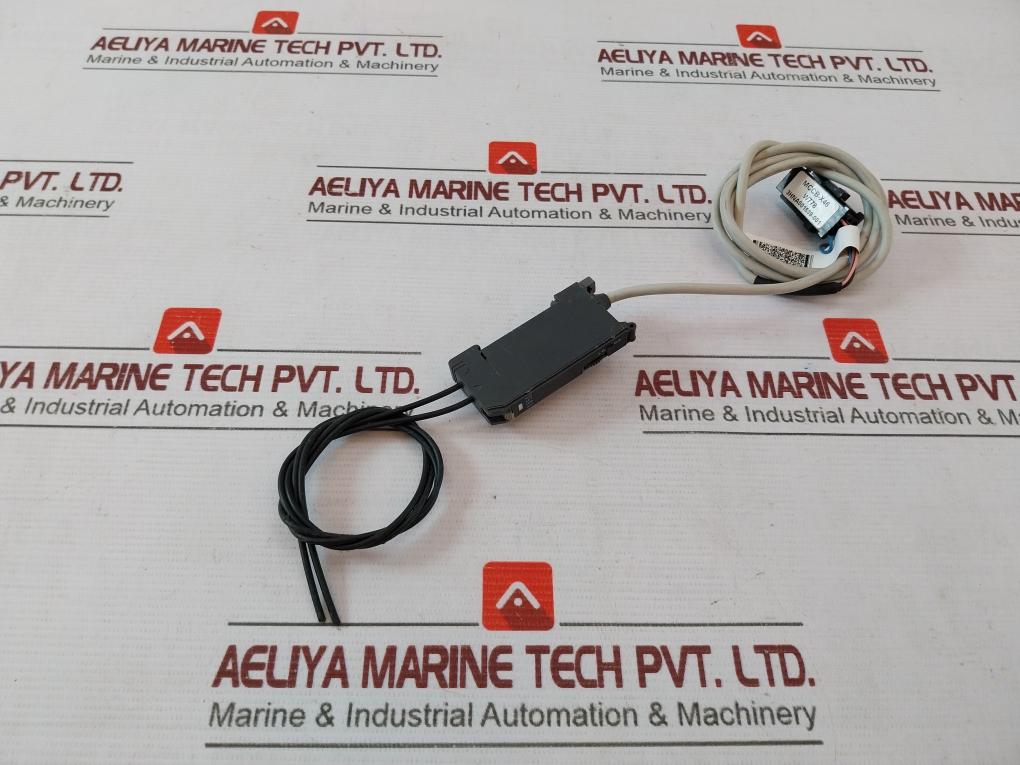 Baumer Fvdk 10P69Yr Photoelectric Sensor Rev 00 3Hna001539-001 12-24Vdc