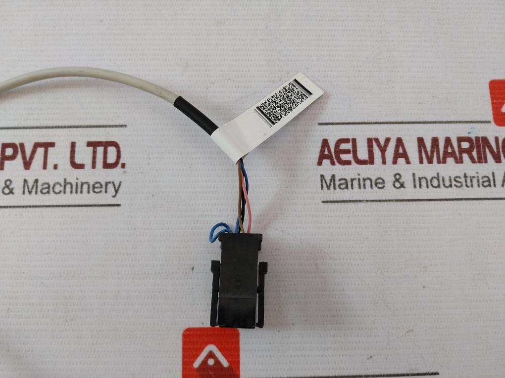 Baumer Fvdk 10P69Yr Photoelectric Sensor Rev 00 3Hna001539-001 12-24Vdc