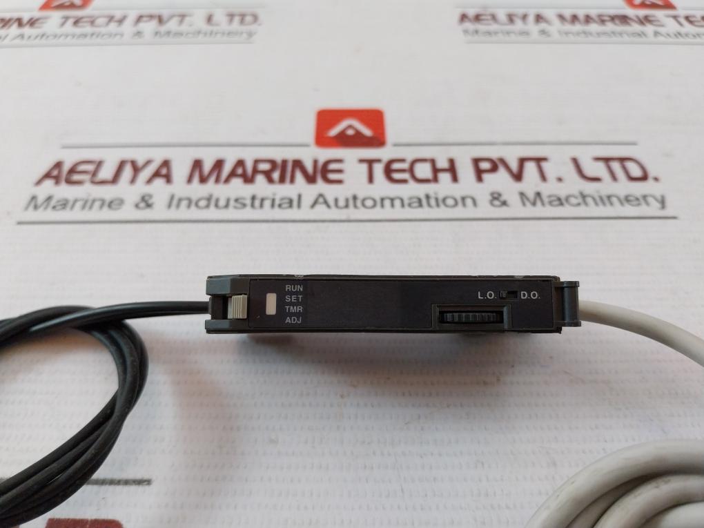 Baumer Fvdk 10P69Yr Photoelectric Sensor Rev 00 3Hna001539-001 12-24Vdc