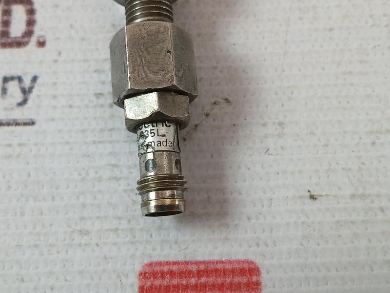 Baumer Ifrm 04P1513/S35L Inductive Proximity Switch M044