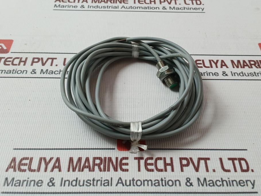 Baumer Ifrm 08P1713/L/0400 Inductive Proximity Switch Sensor C172, 4-meter Vaier