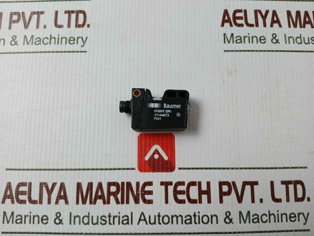 Baumer O300Y.Qr-11144073 Photoelectric Sensor