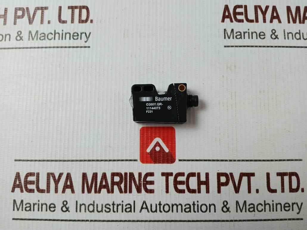 Baumer O300Y.Qr-11144073 Photoelectric Sensor