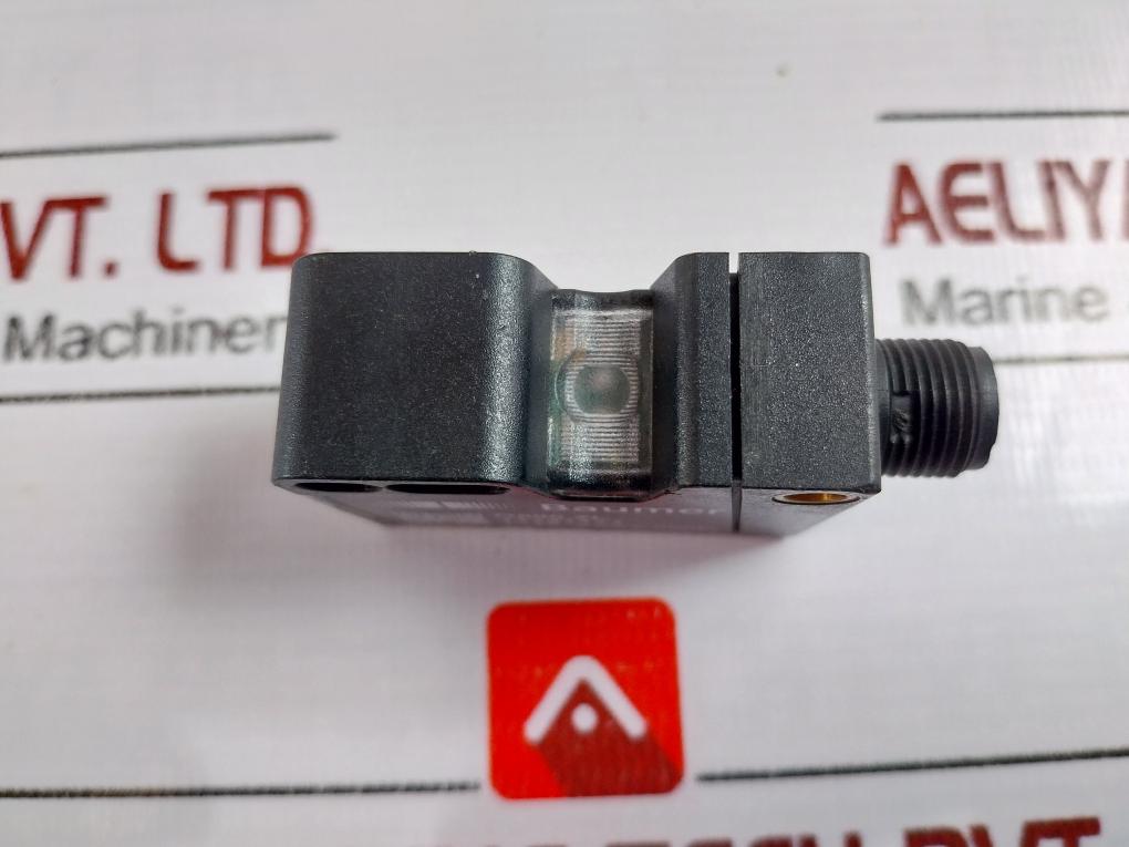 Baumer O500.Zi-11121171 Photoelectric Sensor F15P