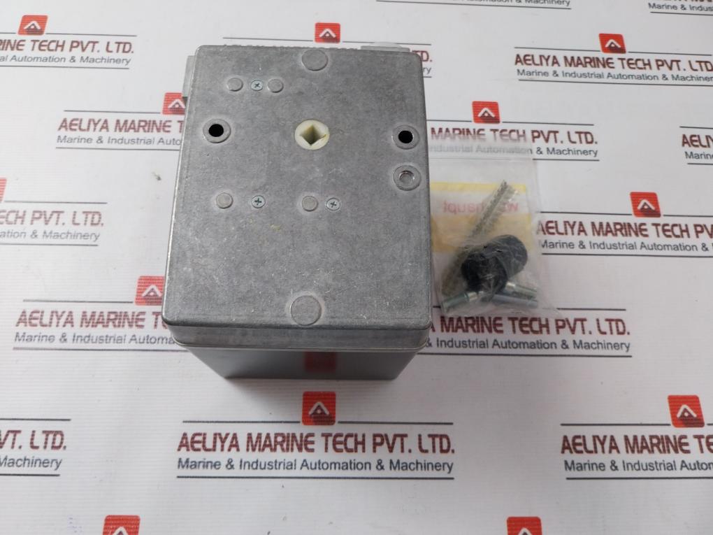 Bauser 1055/23 Servo Motor 220-240V