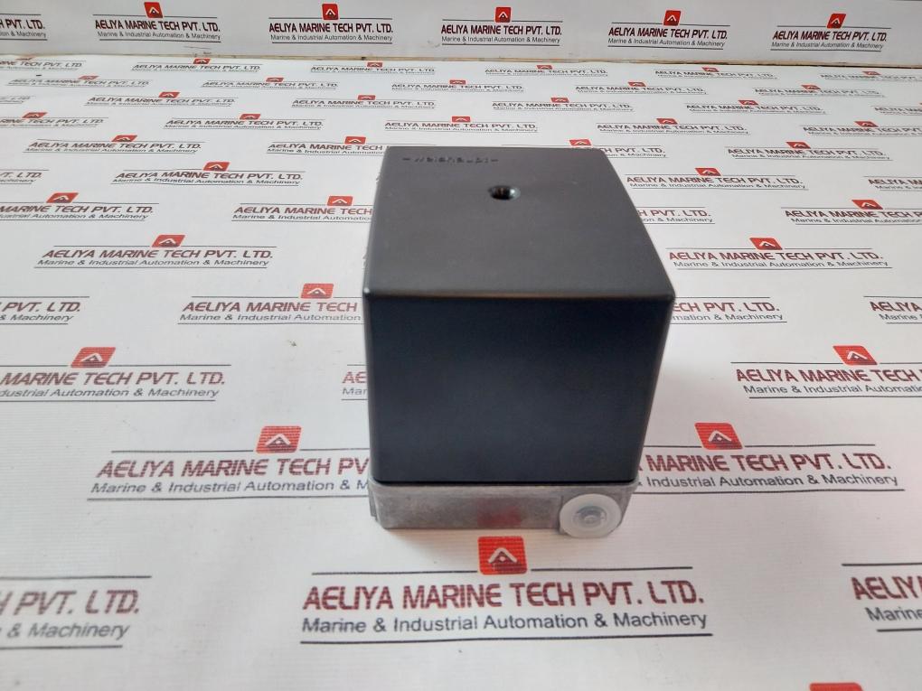 Bauser 1055/23 Servo Motor 220-240V