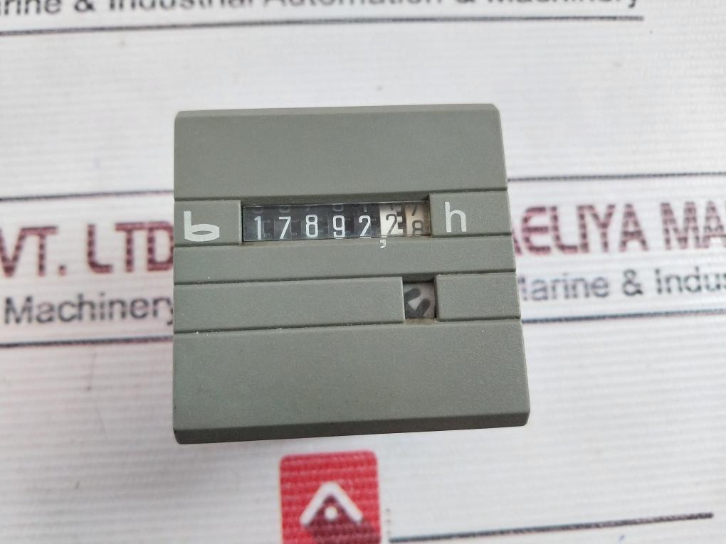 Bauser 194-253 Vac 60 Hz Hour Counter