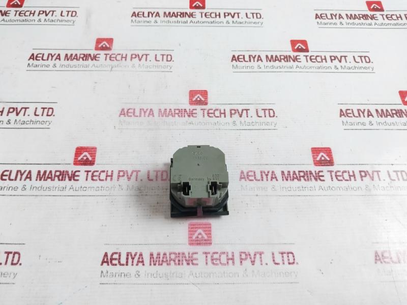 Bauser 629 631 Hour Meter 10-80Vdc 0799